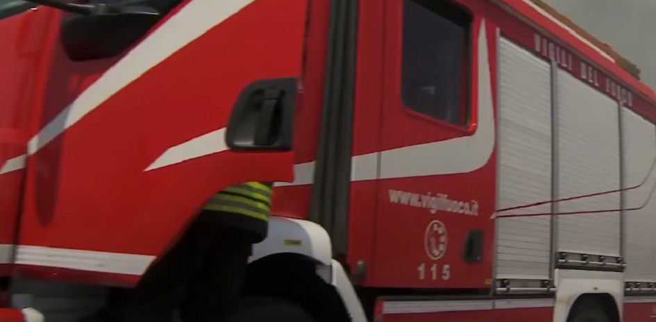 In fiamme rifiuti a Palermo