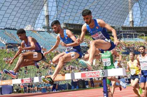 I gemelli Ala e Osama Zoghlami nella semifinale dei 3000 siepi agli Europei 2022 di Monaco di Baviera