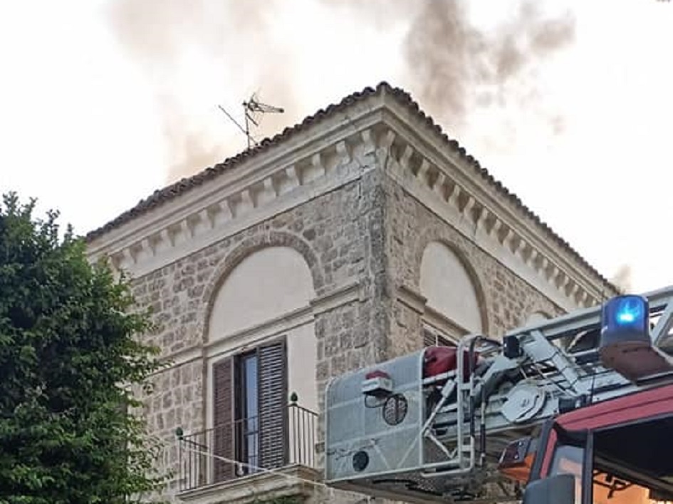 Indagini sull'incendio accaduto a villa Bordonaro