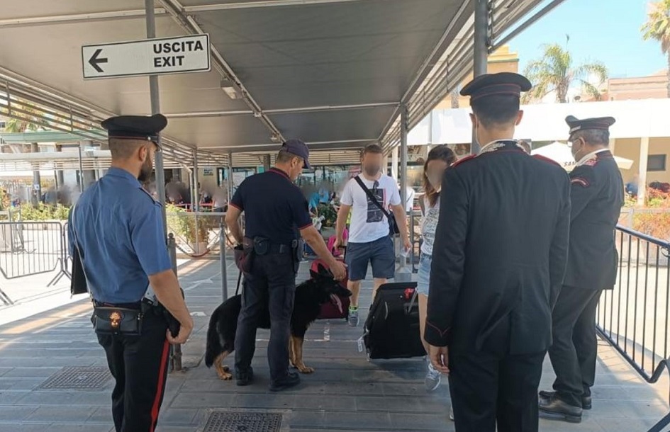 Porti blindati dai controlli dei carabinieri nel Messinese