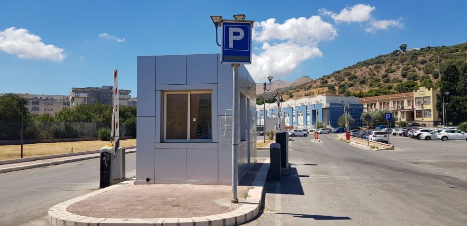 Allarme furti al parcheggio dell'ospedale Cervello di Palermo