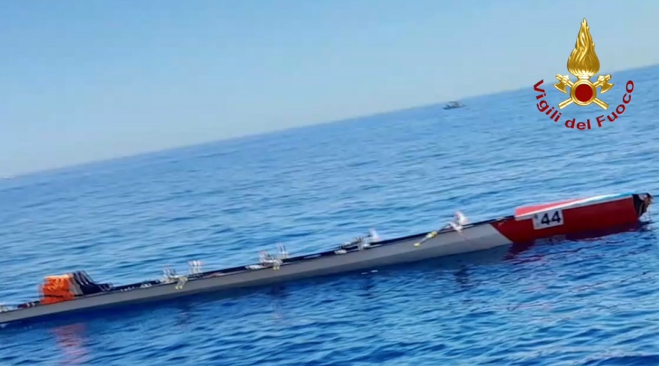 Scontro Tra Motoscafo E Canoa A Capo Gallo Salvati Quattro Naufraghi 