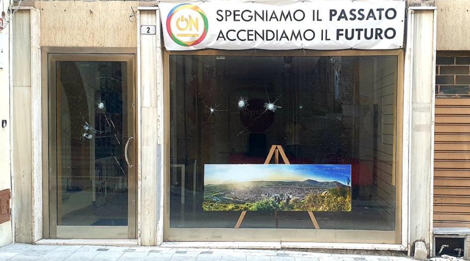 Danneggiata la sede del movimento politico On