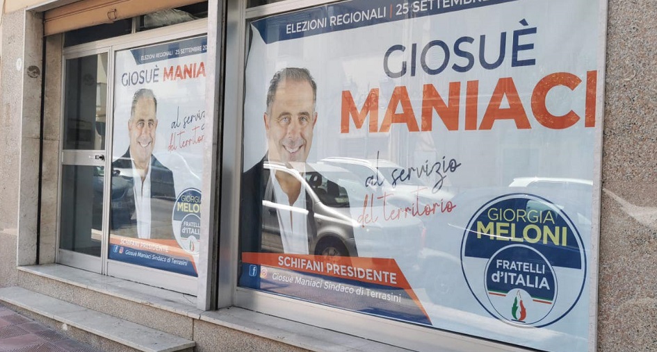 Bufera sul sindaco candidato con Fratelli d'Italia