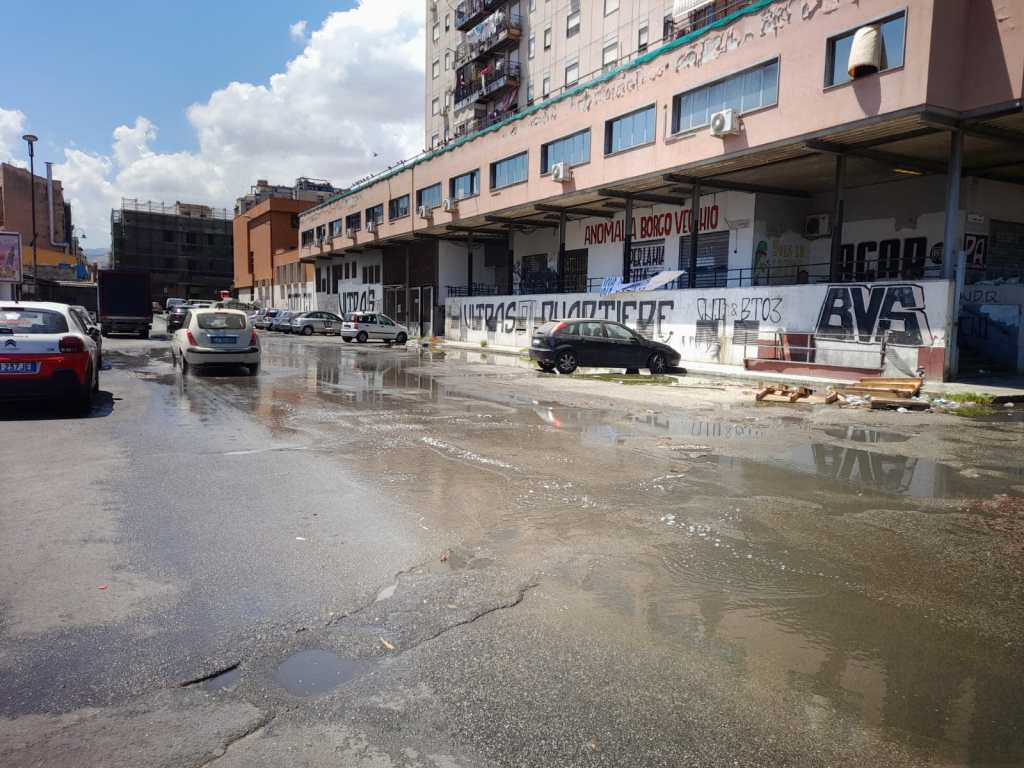 Borgovecchio, acqua di fogna in strada