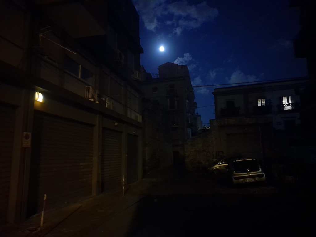 Palermo, Borgovecchio al buio
