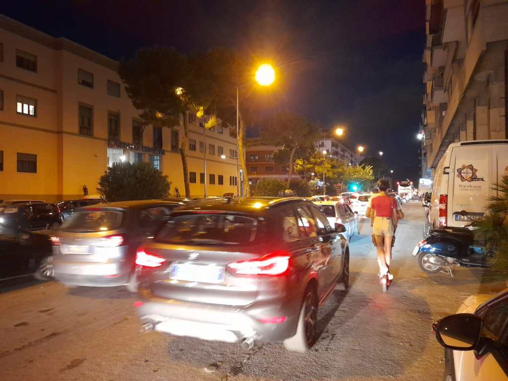 Code e traffico in via Crispi, Palermo