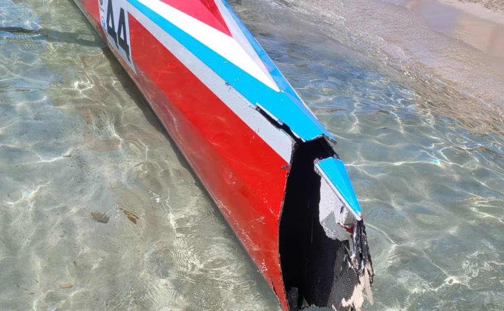 Barca speronata a Capo Gallo