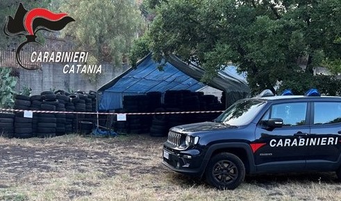 I carabinieri scoprono una discarica abusiva di pneumatici a Belpasso