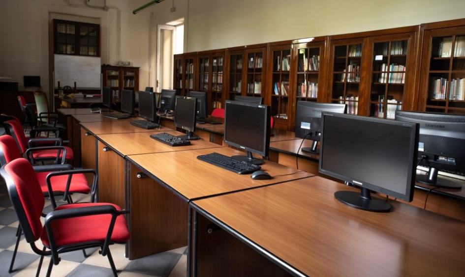 All'interno della scuola Moore rubati tutti i computer