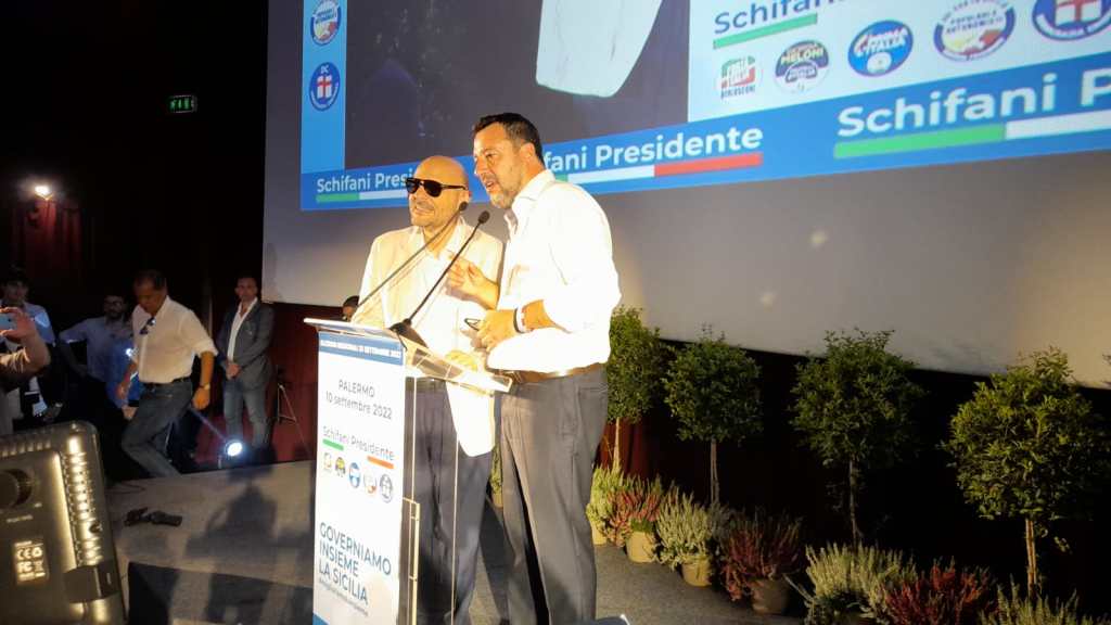 Matteo Salvini e Mario Barbuto sul palco di Palermo, convention Schifani