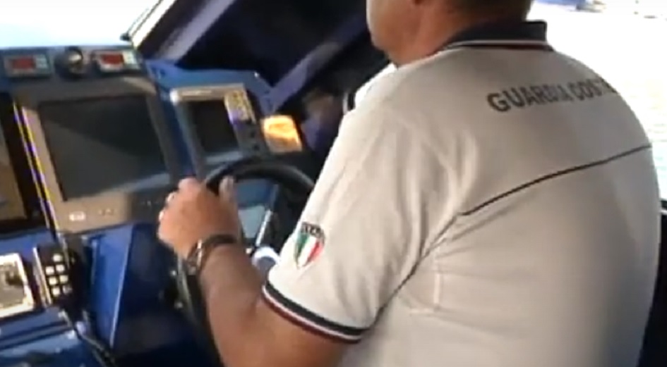 Cadavere in mare segnalato alla guardia costiera