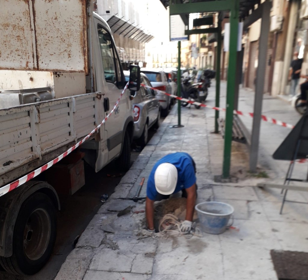 Illuminazione pubblica, interventi di manutenzione in corso Pisani a Palermo