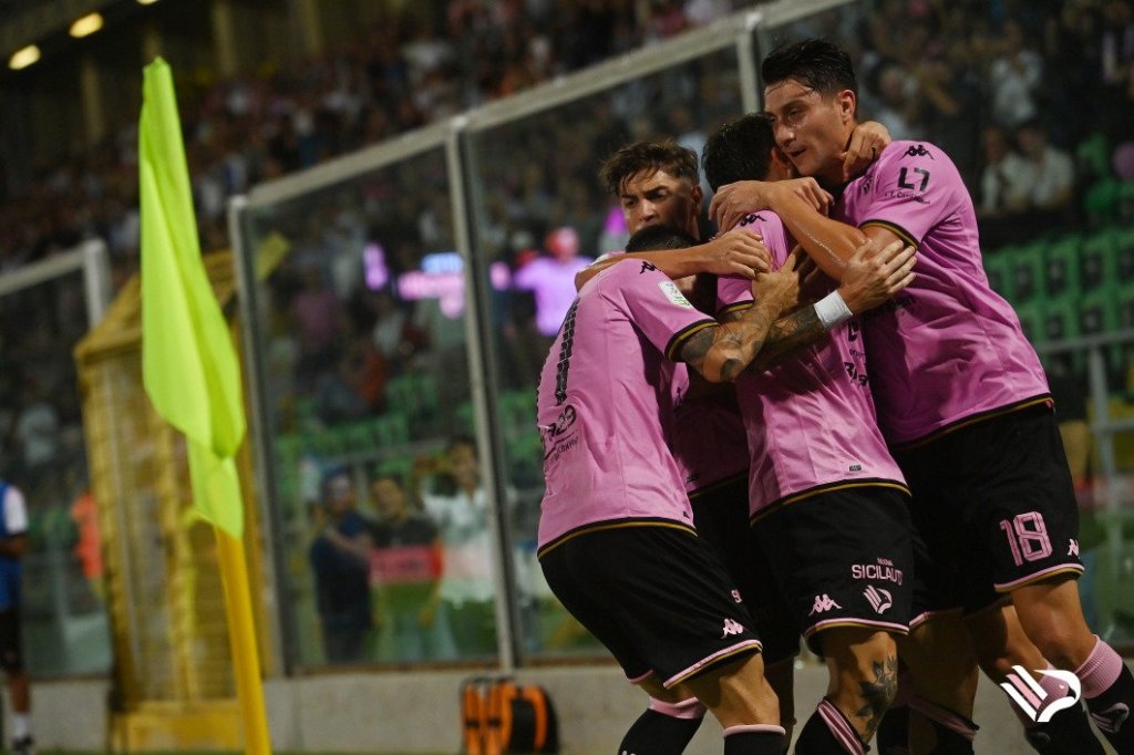 Palermo-Ascoli, esultanza al gol di Segre
