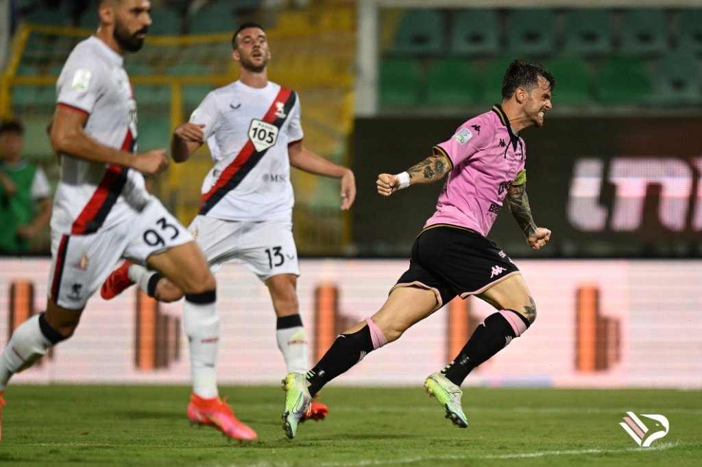 Palermo-Genoa, Brunori festeggia il gol dell'1-0
