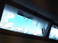 Ancora vandali alla scuola Falcone allo Zen, vetri rotti e bossoli