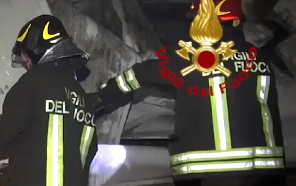 Incendio in un garage a Palermo