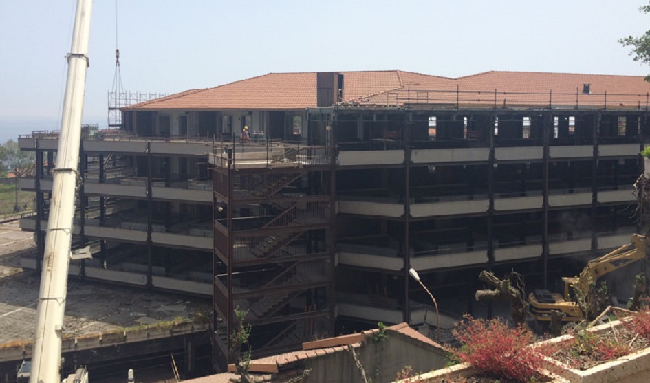 L'ex Perla Jonica nel degrado