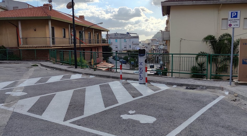 A Calatafimi installate colonnine di ricarica per auto elettriche