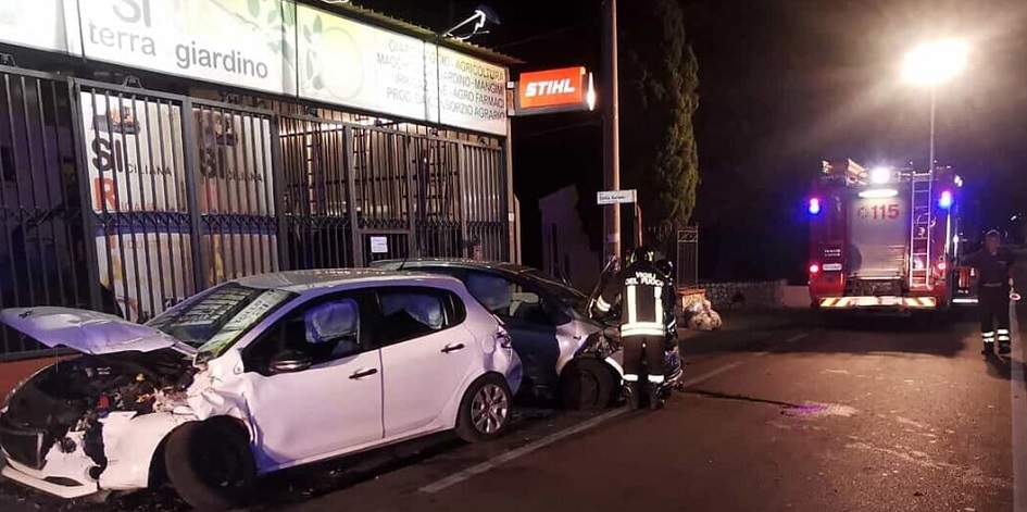 Scontro frontale tra due auto a Carini