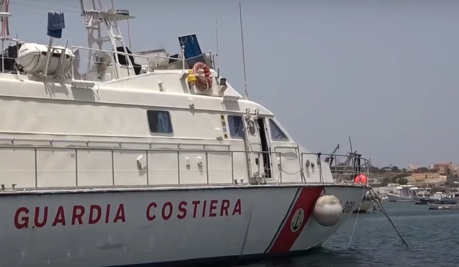 Emergenza migranti a Lampedusa, nuovi sbarchi