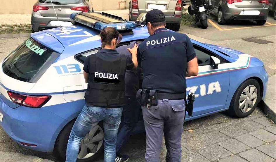 Incendia auto a Niscemi e viene arrestato