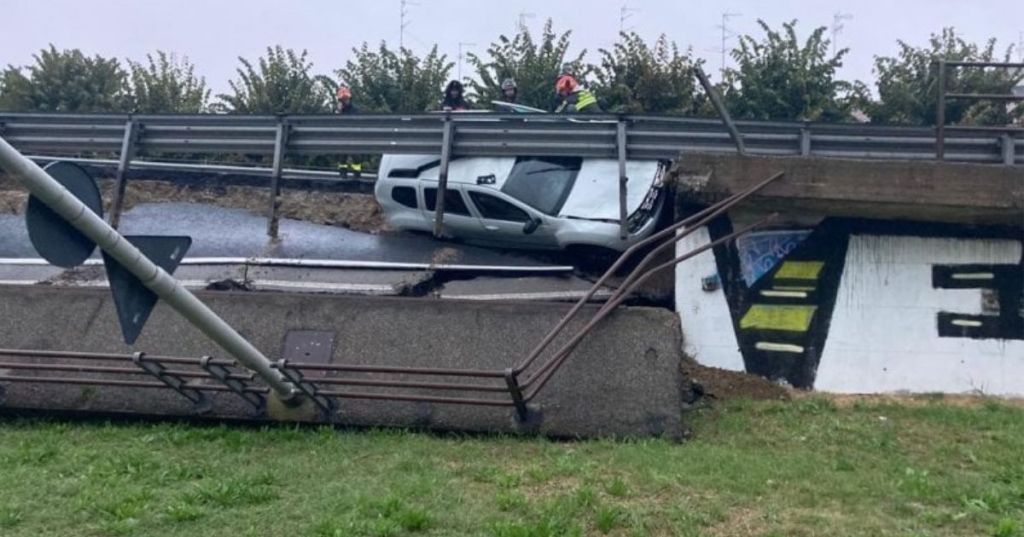 Porzione di cavalcavia crollato a Novara. Foto da Repubblica.it.