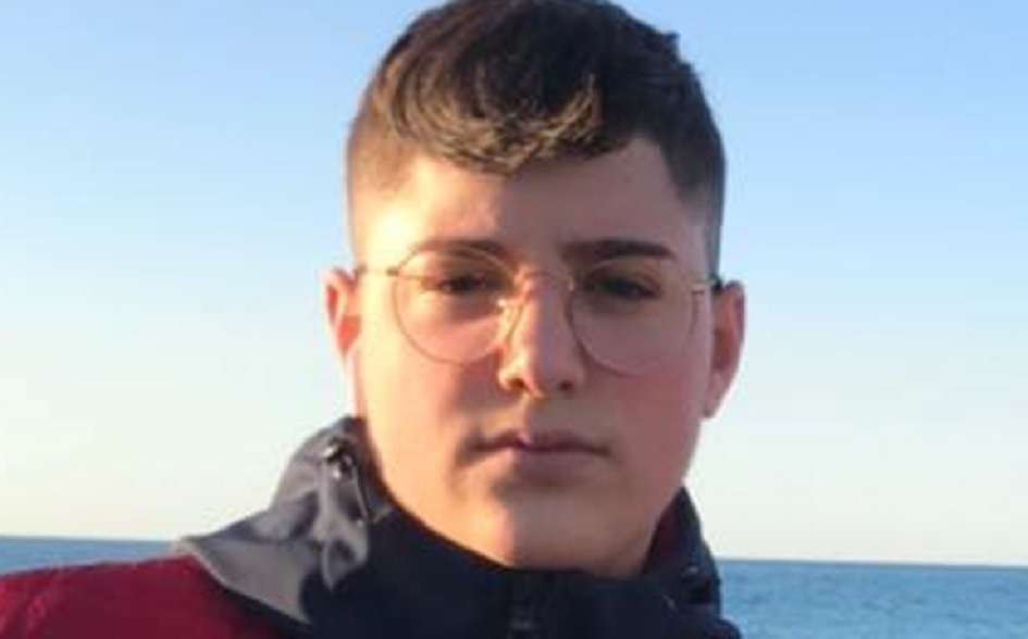 Il 17enne ha trovato la morte in moto