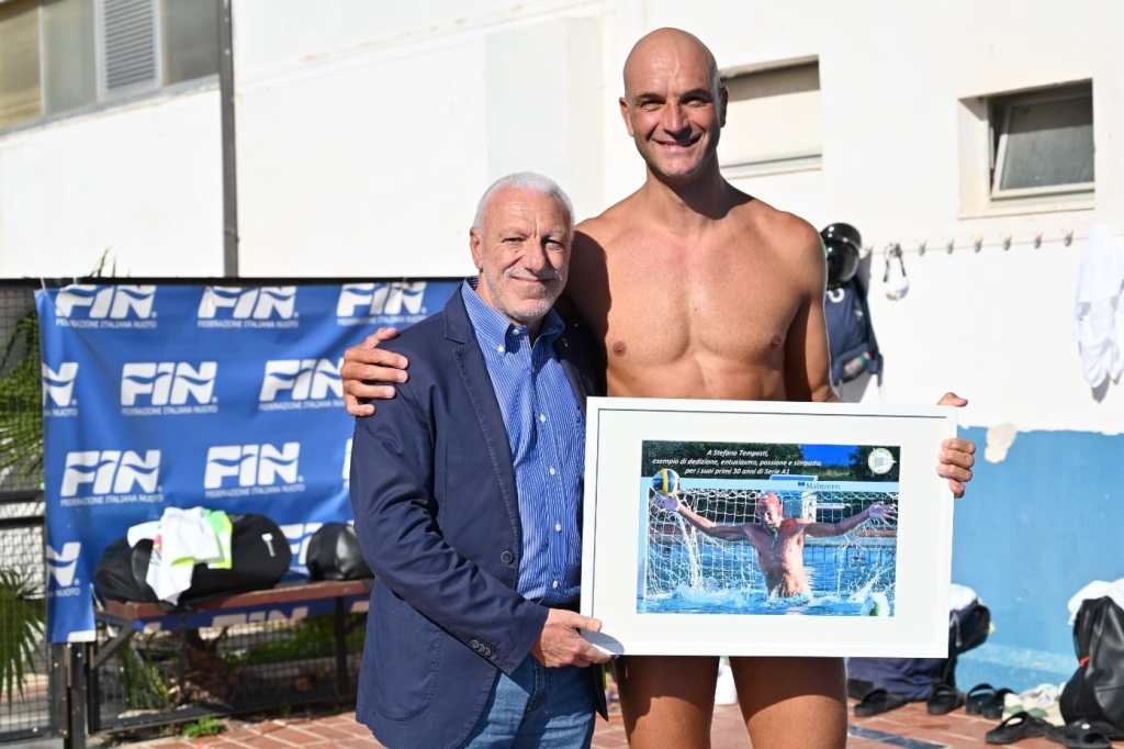 Stefano Tempesti, Ortigia, premiato per i 30 anni di A1