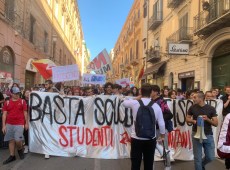 “Strutture scolastiche fatiscenti”, studenti in corteo a Palermo