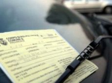Multa record per guida con patente falsa e senza assicurazione