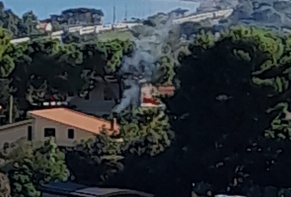 Nubi di fumo a Carini, residenti esasperati