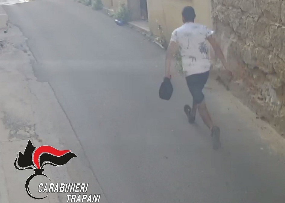 Arrestato giovane rapinatore seriale a Castellammare del Golfo