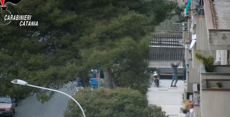 La droga in credito se si lasciava la carta del reddito di cittadinanza