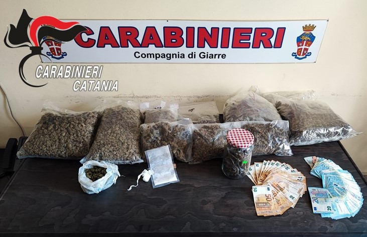Dopo fuga spericolata arrestato spacciatore 18enne a Giarre