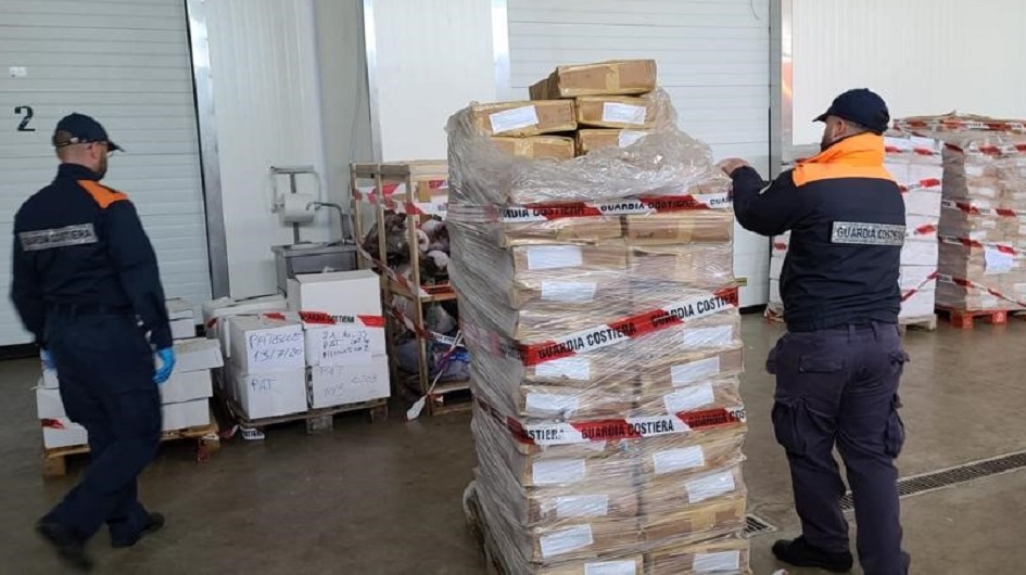 Sequestro di pesce non tracciabile o scaduto tra Palermo e Mazara del Vallo