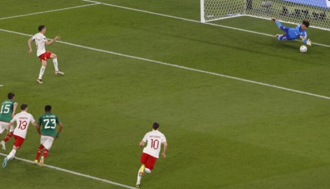 Qatar 2022, Ochoa para rigore a Lewandowski