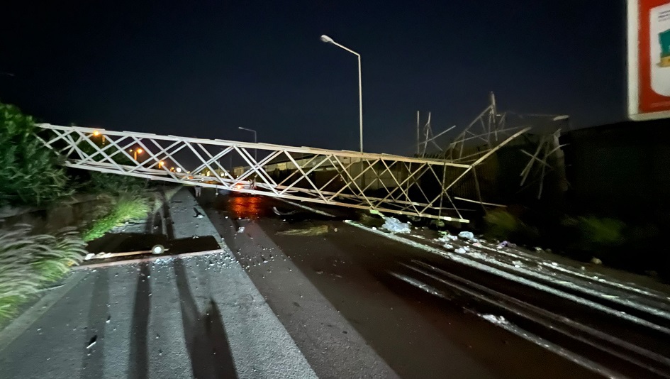 Tragedia sfiorata col traliccio a Tommaso Natale abbattuto da un'auto