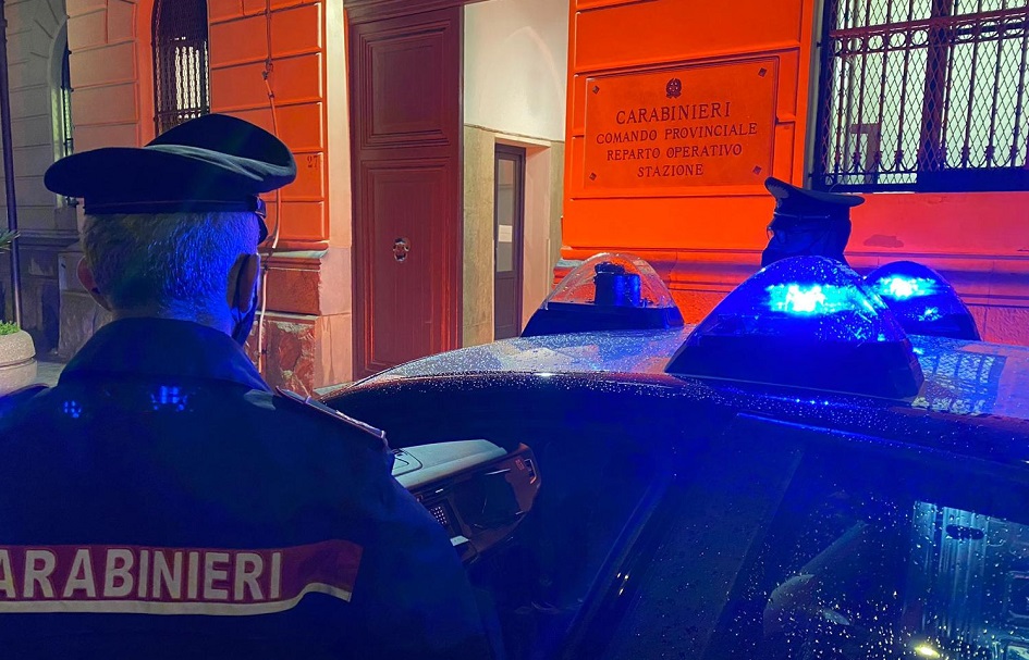 Mamma coraggio denuncia il figlio violento