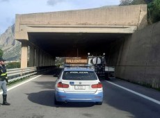 Tir danneggia galleria sulla Palermo Mazara, indagini in corso per risalire all’autista