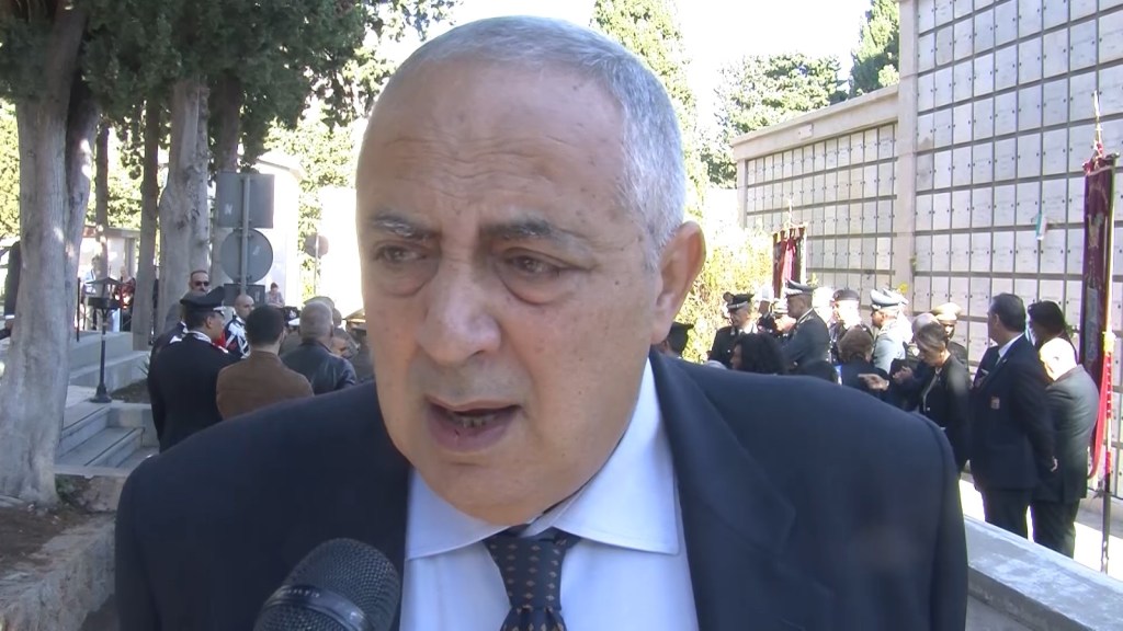 Roberto Lagalla, sindaco di Palermo, interviene sull'emergenza bare ai Rotoli