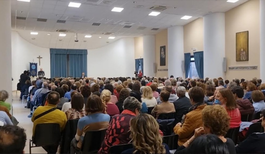 I Gruppi di preghiera al Santuario della Madonna delle Lacrime a Siracusa