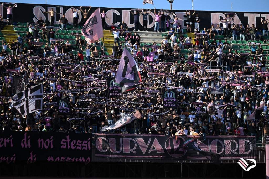 Curva Nord Renzo Barbera gremita per Palermo-Cittadella, serie B 2022-2023
