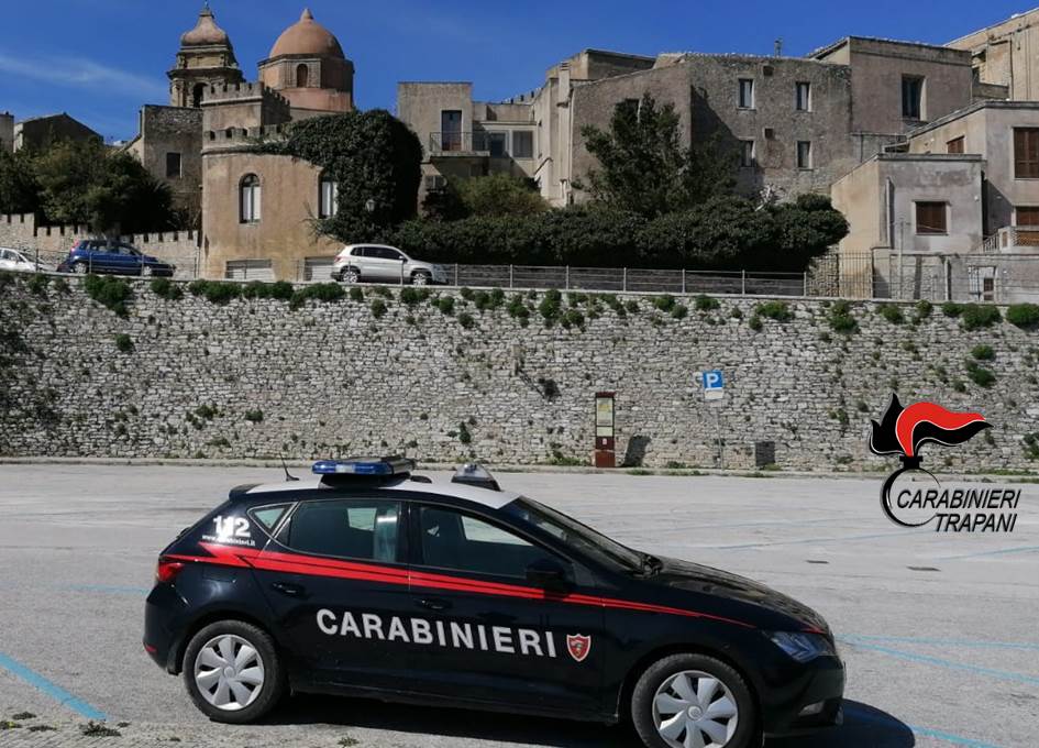 Carabinieri arrestano 23enne sorpreso a spacciare droga