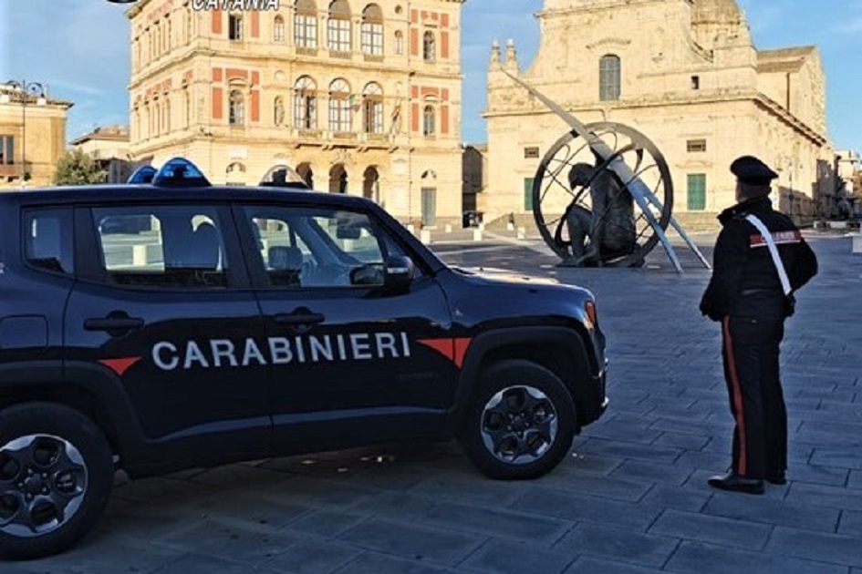 Due minorenni arrestati nel Catanese per rapine violente