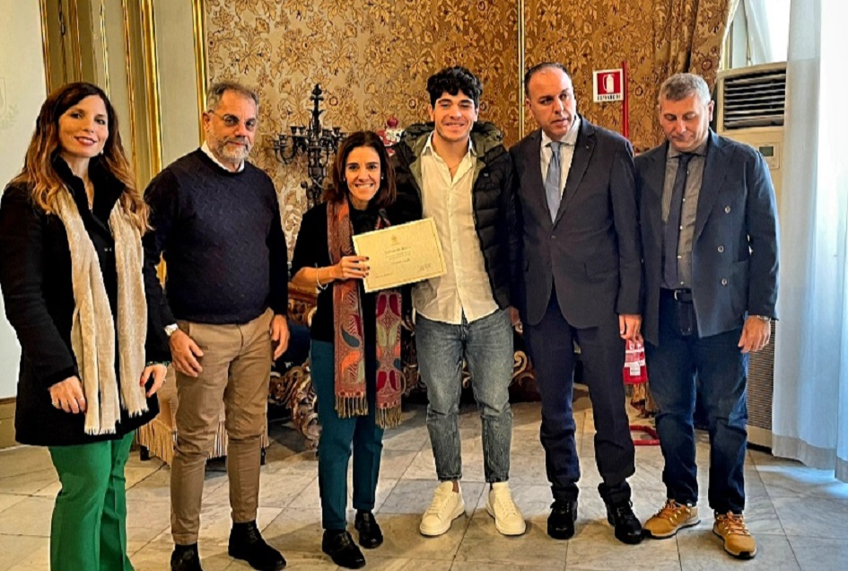 L'atleta Palermitano Salvo Amico in un top club del cheerleading