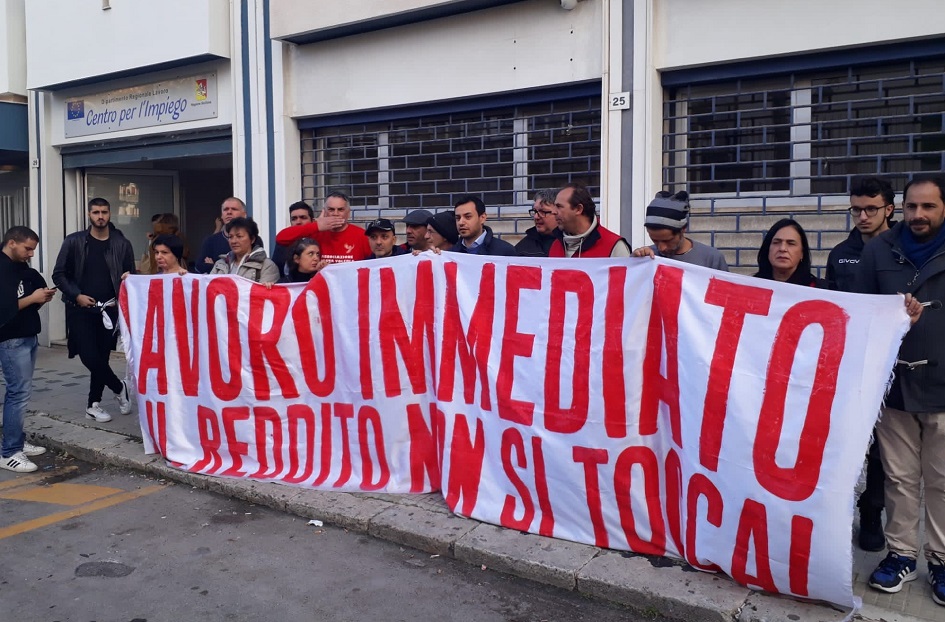 Protestano davanti al Cpi di Palermo i percettori del reddito di cittadinanza