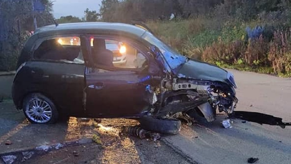 Auto fuori strada a Partinico, rischia un giovane