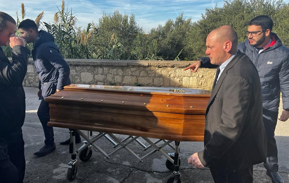 I funerali di Maria Amatuzzo a Partinico, vittima di femminicidio
