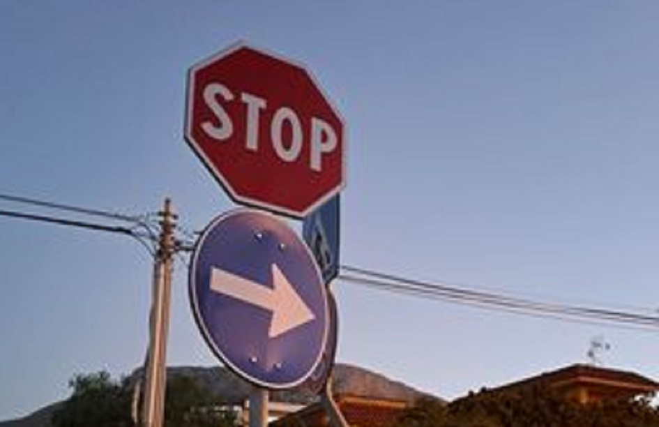 Il senso unico istituito in via Cala Rossa a Terrasini